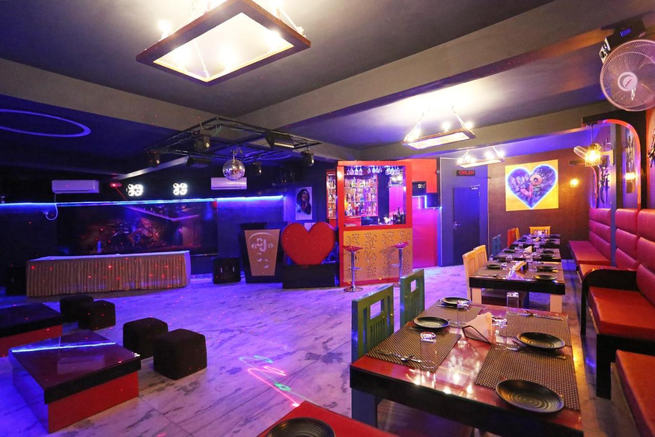 Oyo 3202加亚特里公寓酒店 阿格拉 外观 照片